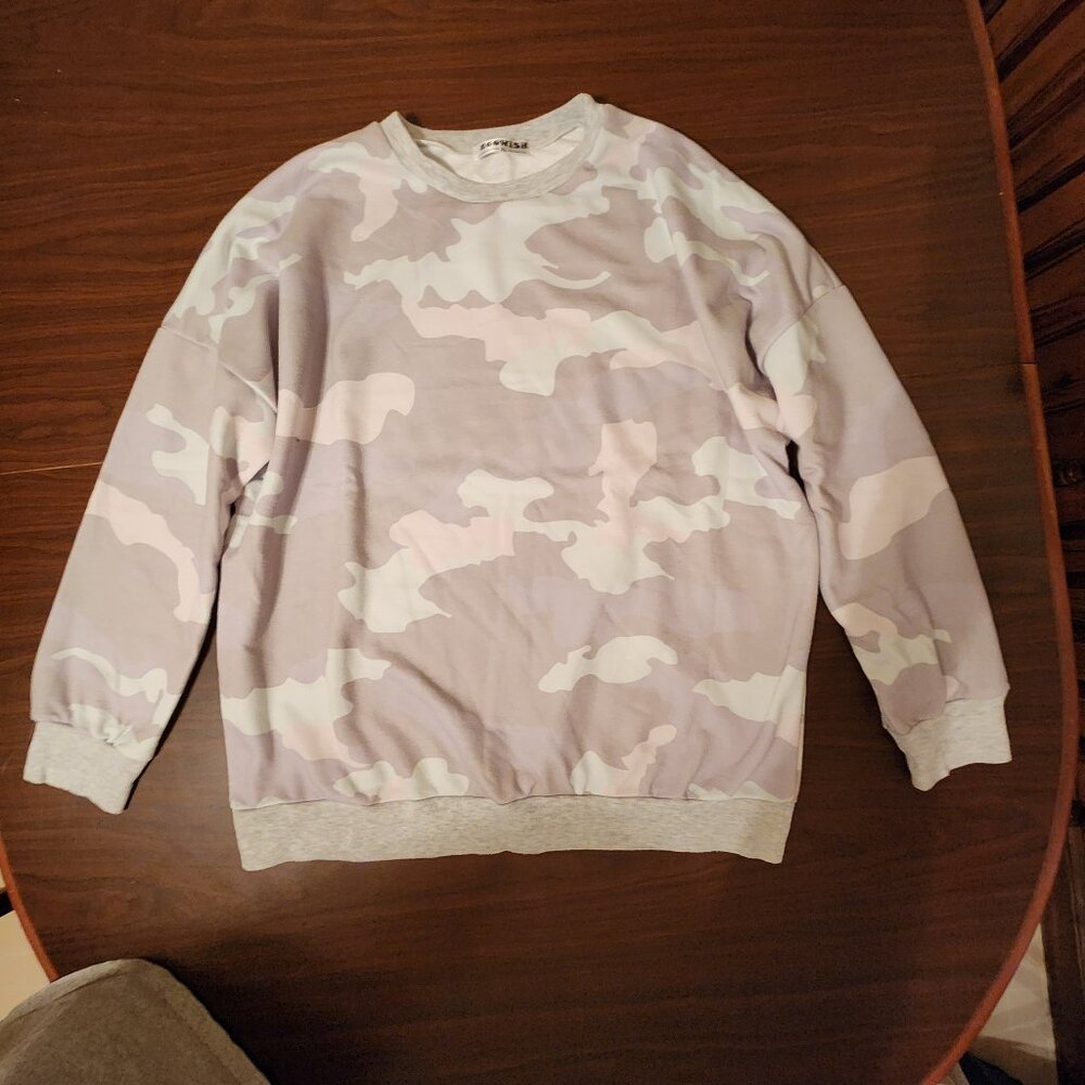 Camo crewneck sweatshirt